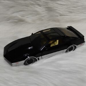 The Knight Rider 1982 Pontiac Firebird Diecast Jada Car Scale 1/24 (BX38)